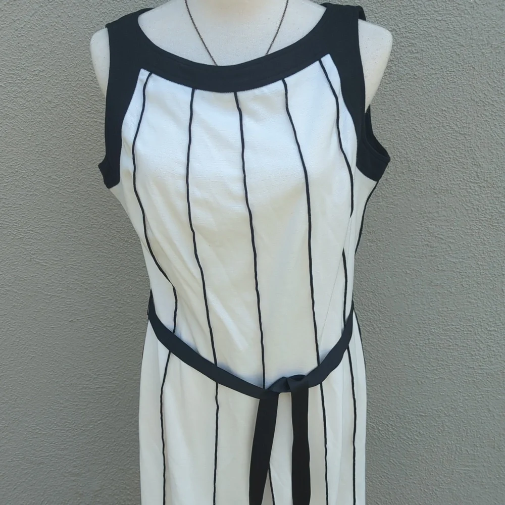Dress - Picture 2 of 5